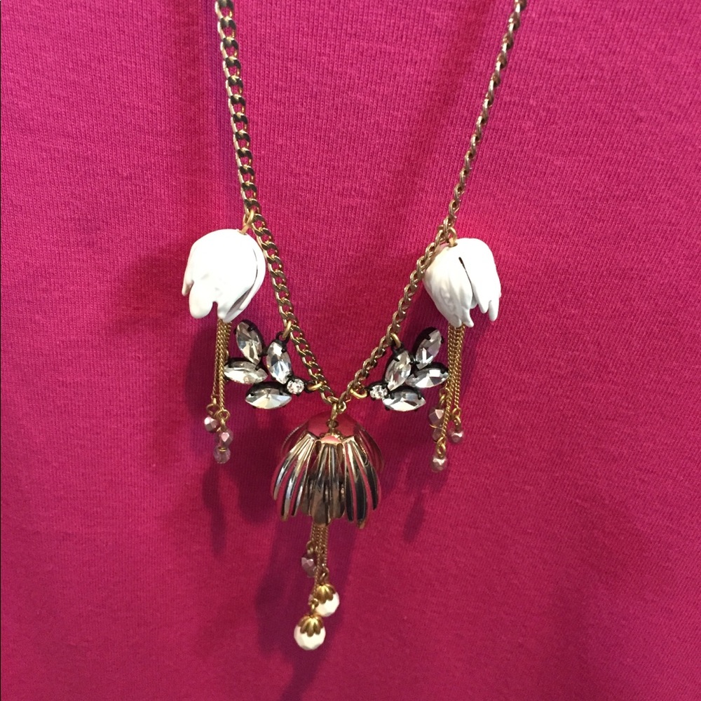 K crew necklace